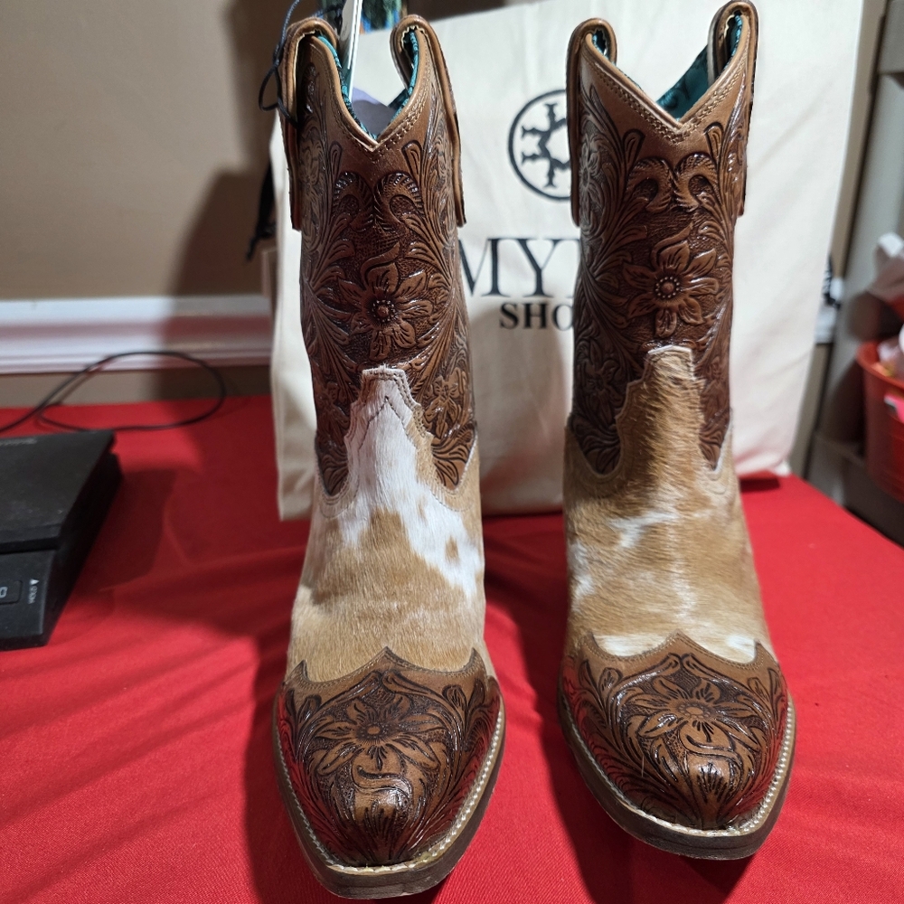MYRA BAG‎ Kelsey Short Cowboy Boots Brown Hair On Hide Size 9 NWT - Picture 3 of 10